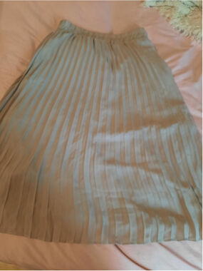 Women's URBAN COCO Beige Pleated Midi Skirt S